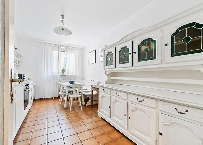 2 Bedroom In Neubau, 6 Min To Center *
