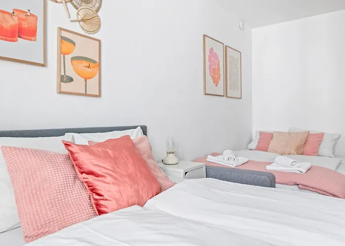 דירה 2 Bedroom In Neubau, 6 Min To Center