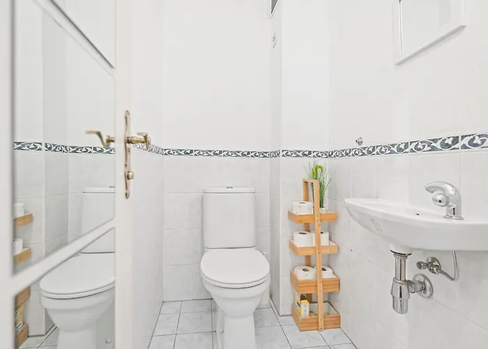 דירה 2 Bedroom In Neubau, 6 Min To Center *