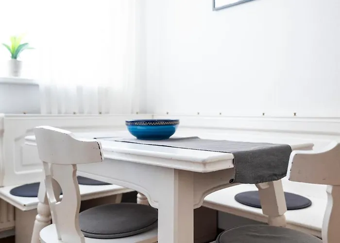 2 Bedroom In Neubau, 6 Min To Center *